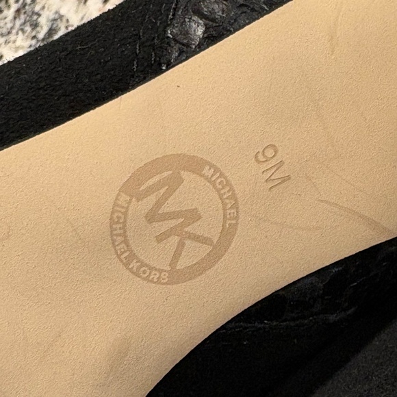 MICHAEL Michael Kors Clara Mid Booties. - Picture 6 of 15